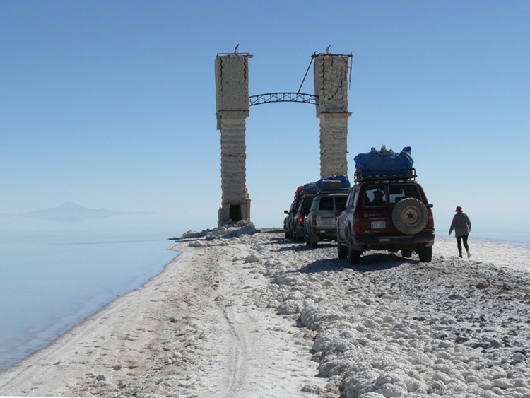 4x4 dans le Salar d'Uyuni