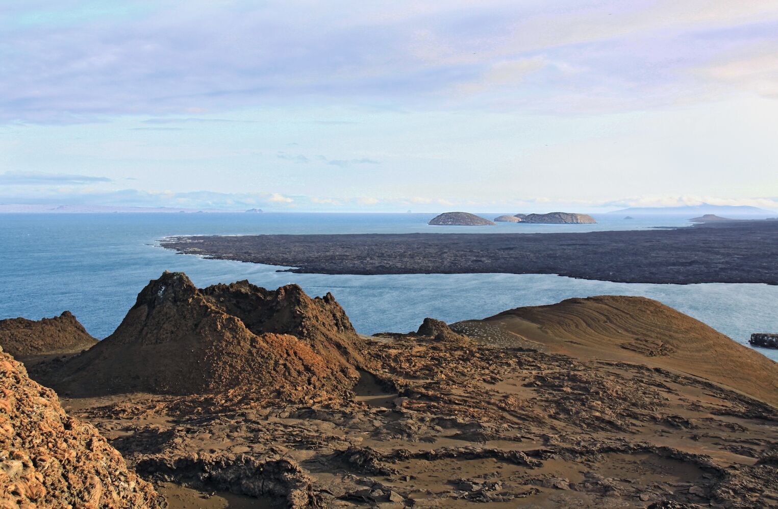 Vue sur les îles Galápagos depuis le sommet de l’île Bartolomé